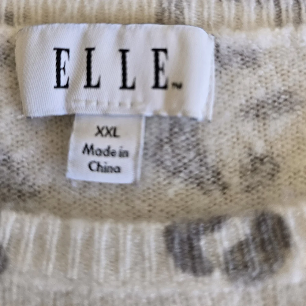 Sweater - Picture 6 of 6